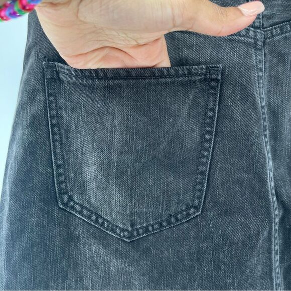 Hollister Ultra High Rise Black Raw Hem Denim Skirt Size 11 (Waist 30”) - Picture 5 of 14